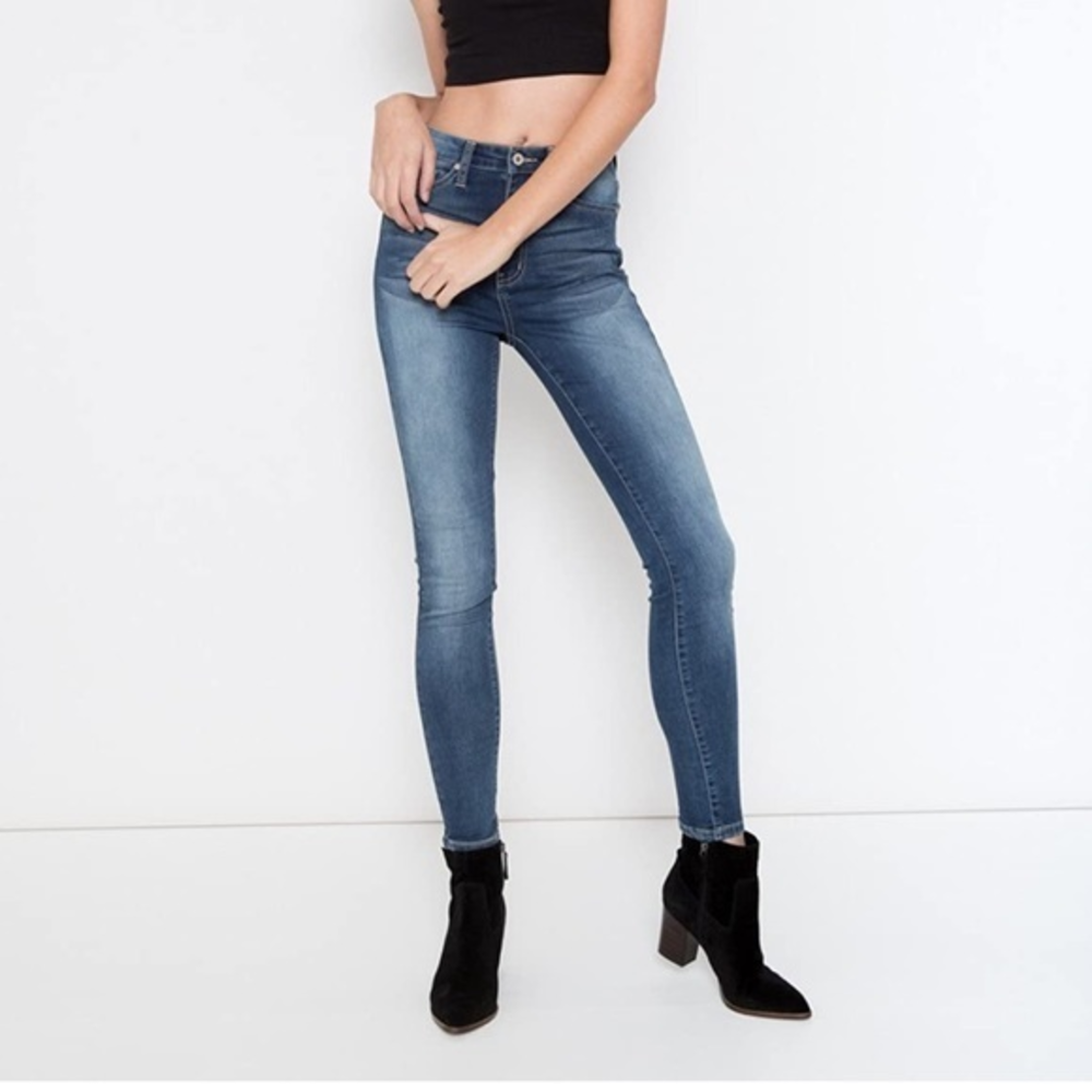 KanCan Light Wash‎ Skinny Jeans